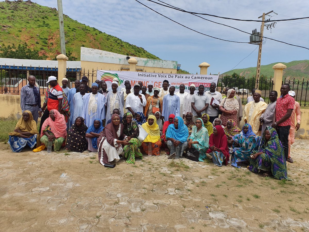HalirouBouba's tweet photo. Une des activités d'aldemar en partenariat avec le projet #VoixdePaix sur la restitution en présence des personnes victimes de BH et des autorités de l'arrondissement de Maroua2.
#Dialogue 
#Equalaccesscmr
#JeMengage
@armanddopgang 
@AkoumAmiri 
@ngasawise 
@maxilabe https://t.co/6adeIqPOs5