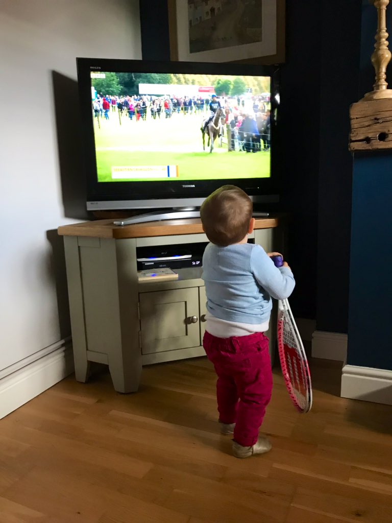 She’s still making her mind up tennis or eventing 🤷🏼‍♀️
@nicolebmedia sounding the consummate professional on @BBCRedButton coverage of @LRBHT_Official #LRBHT #ThisGirlCan