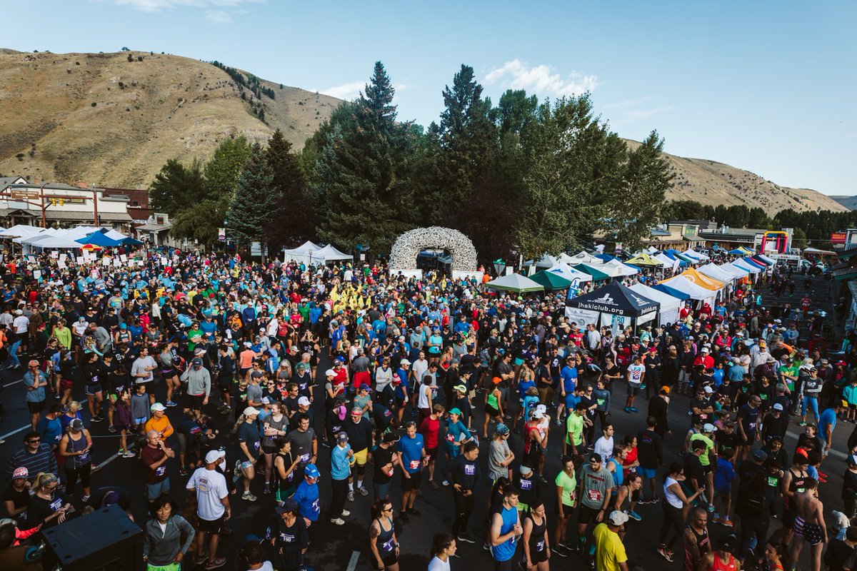 It's Run Day! Check out nonprofit booths, and be at the start line before 10am to run or walk. See you there, and: 
-Post photos to social media with hashtag #oldbills.
-Avoid Traffic and Parking by Biking or taking the Bus 
-Kids recharge station 
#oldbills #responsiblesport