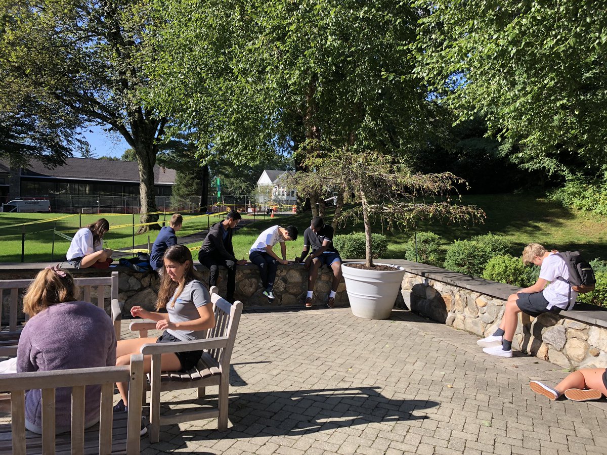 pwebecker's tweet photo. So wonderful to have campus filled with students!
Freshmen applying learning from #HiddenLifeOfTrees to thinking about their influence on the human/natural #ecosystem @TheGunnery1850 this year
#boardingschools #orientation https://t.co/J0aYHxWDO7