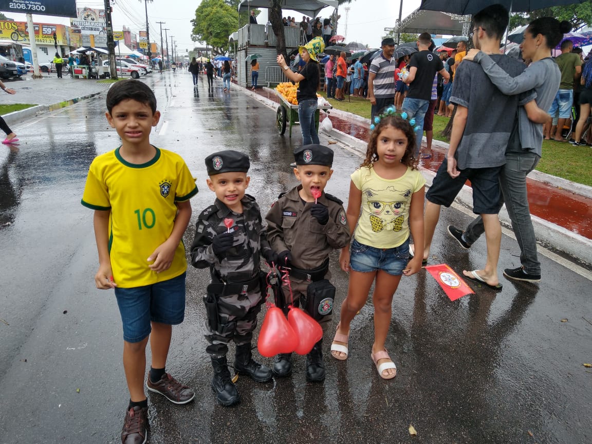 rogeriovirgini's tweet photo. @TVBrasil Acordamos cedo, enfrentamos a chuva e demonstramos patriotismo em João Pessoa.
#VEMPRO7 https://t.co/YowO4rUVDN