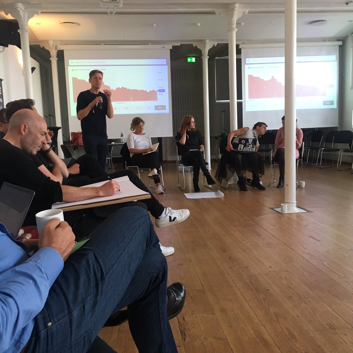 TalitaEA's tweet photo. Opsamling og afslutningsdebat på @djoef ‘Tech &amp; Democracy summit’ til @techfestivalcph med afsæt i TechDK Kommissionens arbejde - pyh! Scheiße for en masse viden, som i den grad får mig til at genoverveje min egen tilstedeværelse på www og SoMe😱 #tech #democracy #techdk https://t.co/Evq5dS2yY2