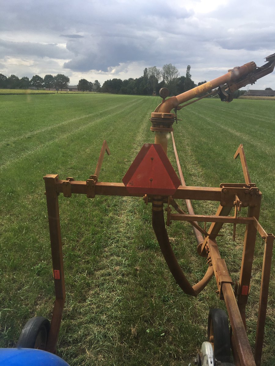 M_krekels's tweet photo. Ben de tel kwijt maar we trekken maar weer eens de haspel uit #droogte2019 #voervoormelkgeiten #beregenen #melkgeiten #extrawerk https://t.co/7BfX3ZDL9z