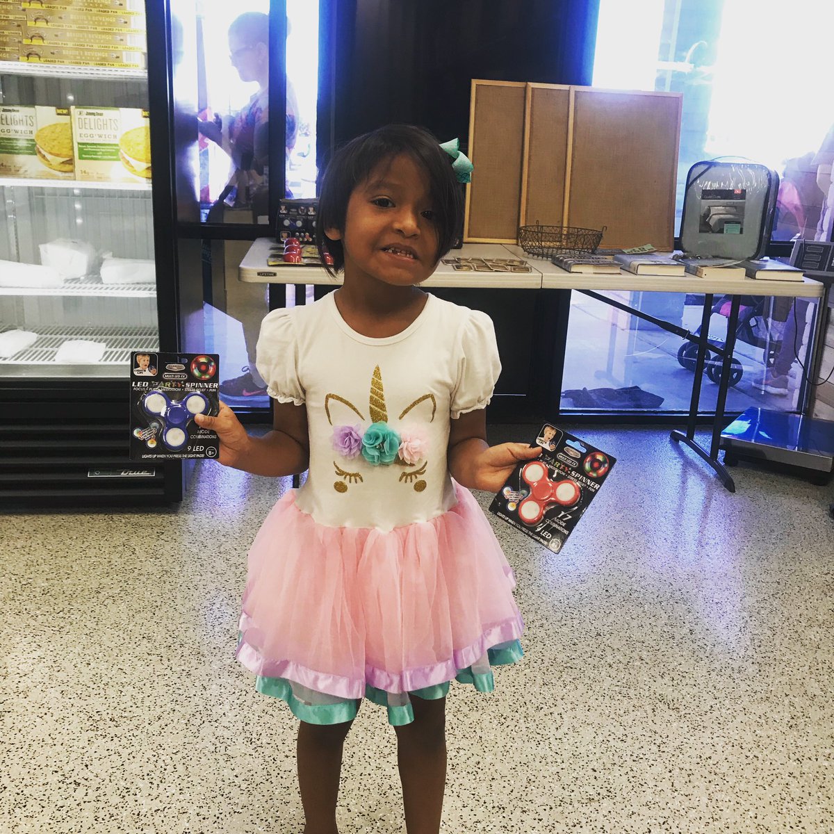 HCCFeed1's tweet image. Good Morning! It is Spinning Saturday at our Maryvale Center! Bring the kids in for a free spinner! We open at 9:00, see you there! #hccmaryvale #funonsaturdays #serveothers