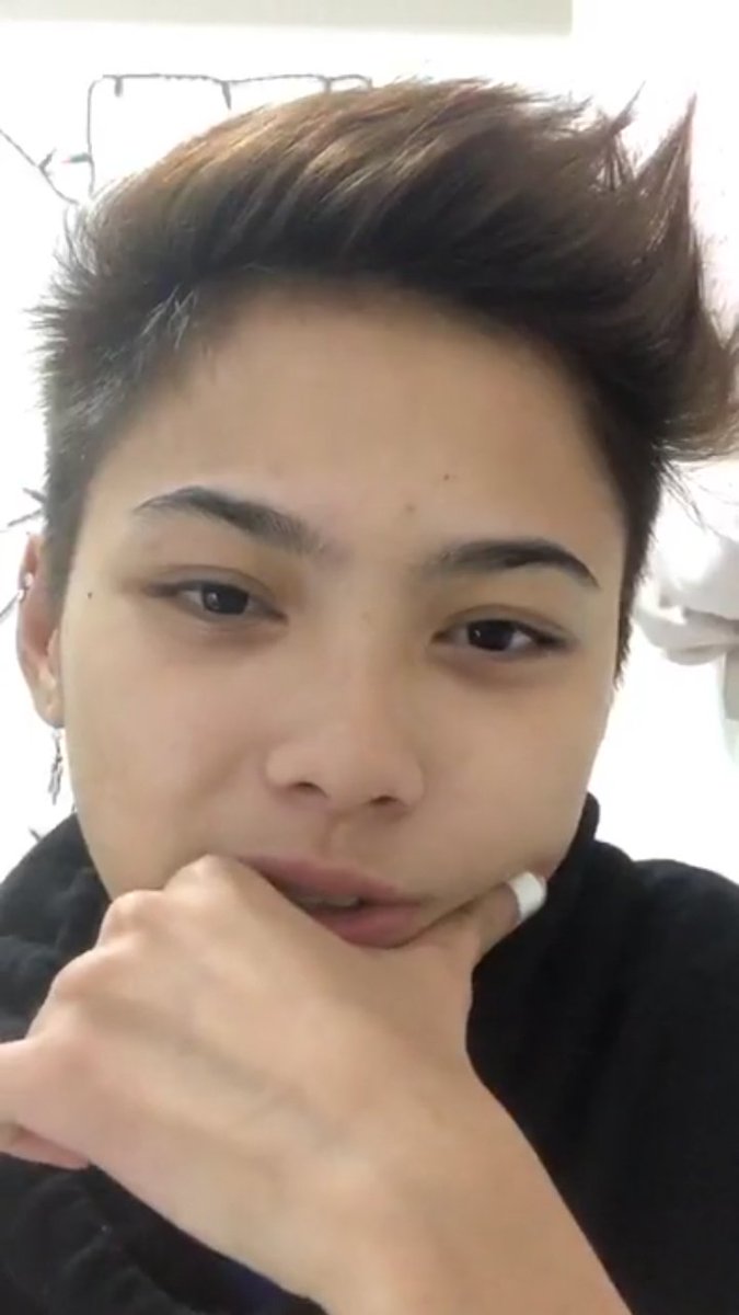 あじゃ インスタライブ 自分がカッコいいと思ったときにしかしない 女の人だとスッピン見られるのと一緒 ブスなときは 見られたくない Gwapo コメントめっちゃ読んでくれた コメントも固定してくれてありがとう 固定 Rainじゃなくて