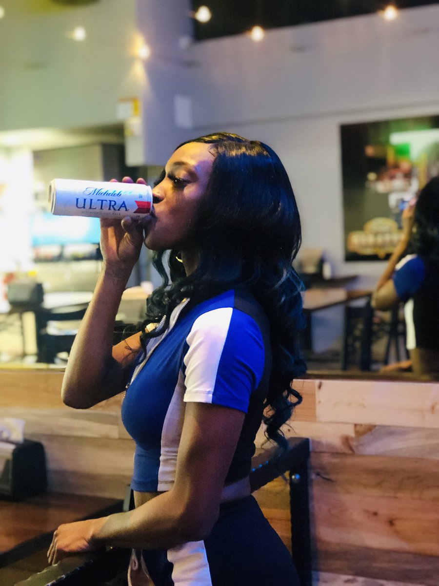 RoRoLicious_'s tweet photo. @MichelobULTRA just a county girl who loves her beer🙃 #favbeer #bestbeer https://t.co/f01fday5cY