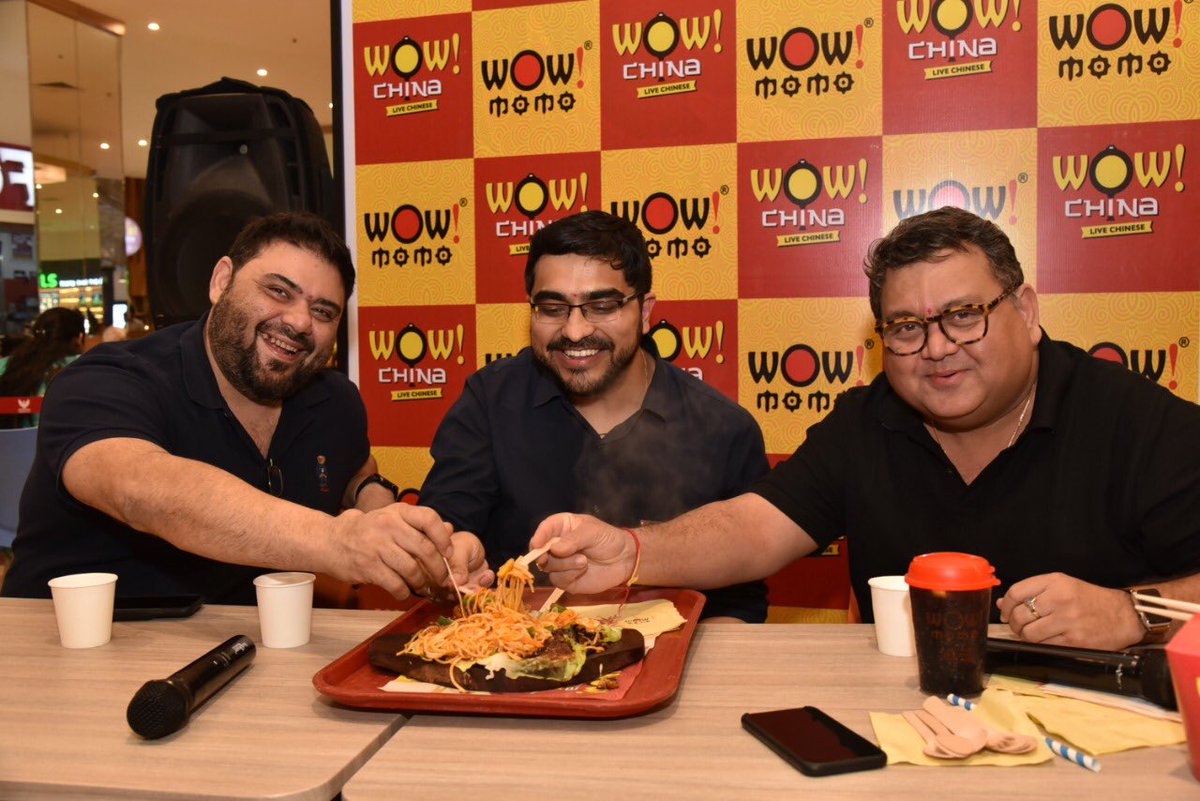 kunalvijayakar's tweet photo. Chinese in Mumbai finds a new destination at Phoenix Marketcity Kurla. Guys must must check out @wowchina by @wowmomos - Live Chinese a.k.a alive tastebuds!
@teammirchilagi
#ChinesePeCharcha #wowchina #livechinese
#phoenixMarketCity #Mumbai #mumbaistories #KunalVijaykar https://t.co/OTD33TyFXt