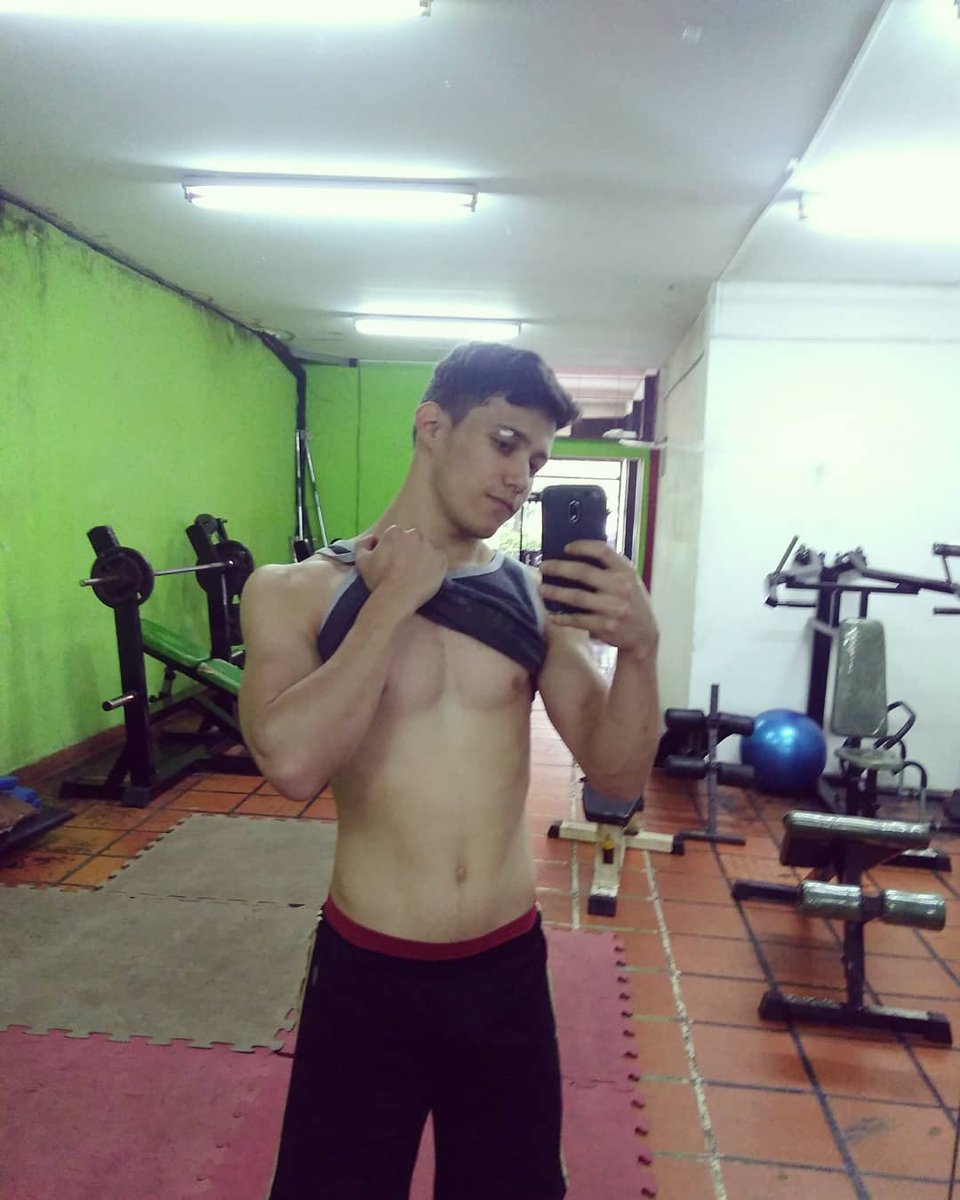 Emaroth5's tweet photo. #trainingoff https://t.co/GF8AlFZVDs
