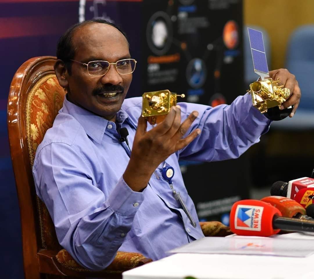 breakingsatya's tweet photo. @isro @isro @kailasavadivoo  आप सभी से अनुरोध भारत के इस महान व्यक्ति को सम्मान दे ! #चौकीदार बन सकते हो आज #सिवन बनने का मौका है 
#Sivan #Chandrayaan3 #IsroPerGarvHai https://t.co/tpQymcmdJt