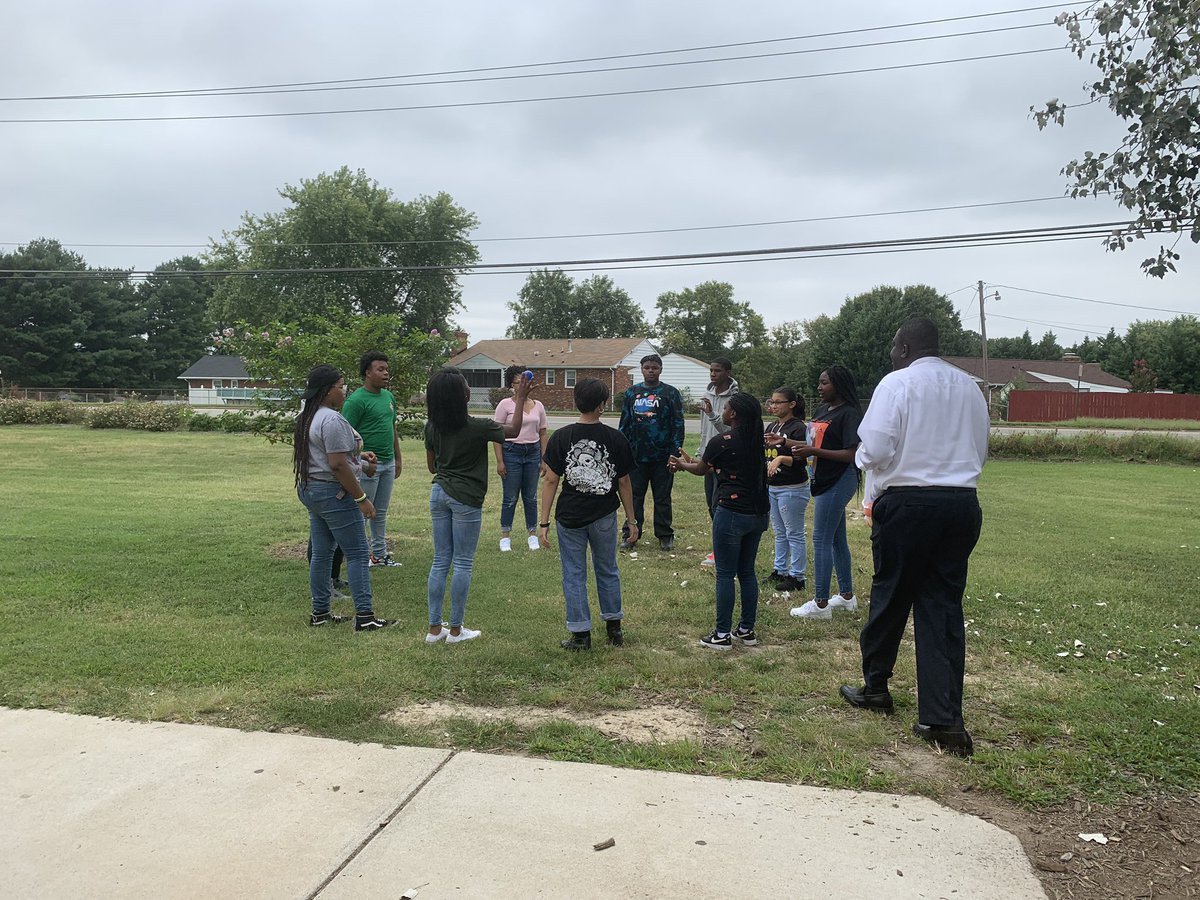 hhs_prncpl's tweet image. Not only was there great instruction on week one, #warriornation classes also incorporated community building activities. #buildingbelonging #ourschoolourvalues #roadtoexcellence @HenricoHighSch