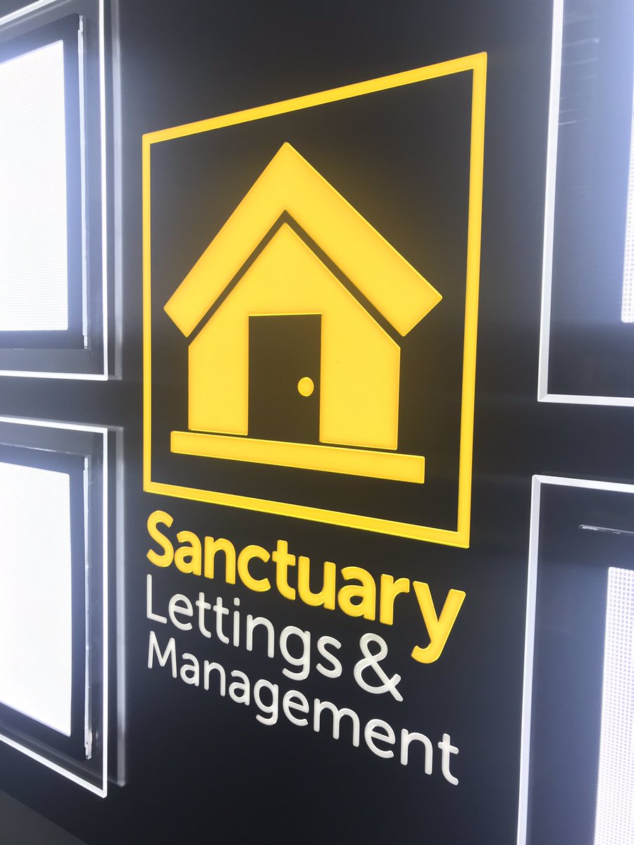ChisnallRoy's tweet image. Bright New LED Wall Display installed at the office of Sanctuary Lettings Goffs Oak .. all ready for some new instructions ! #ledwalldisplay #leddisplay #sanctuarylettings