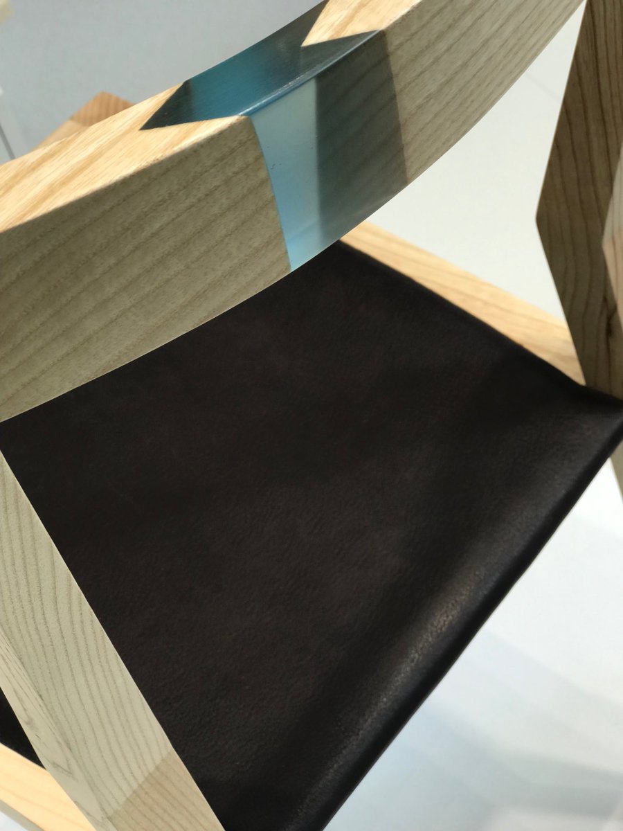 PopAPConseil's tweet photo. Beauté pure ...
Chaise réalisée par l’ébéniste Sacha Tagnolli #maisonetobjet ⁦@MaisonObjet⁩ https://t.co/kP0VbnM6Dl