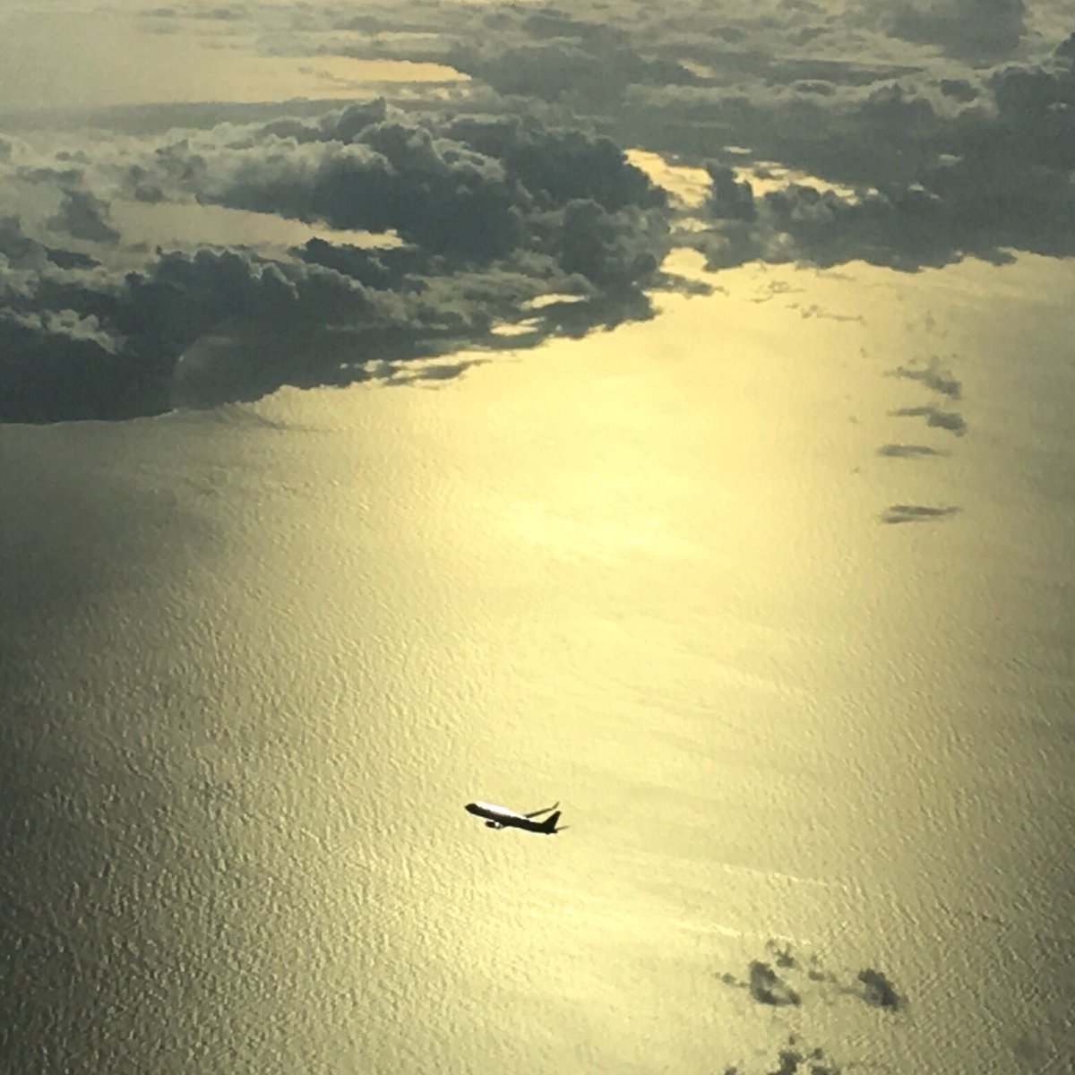 aeroboqueron's tweet image. Faster, higher, farther... #aviation #pilotviews #sunrise #atlantic #caboverde