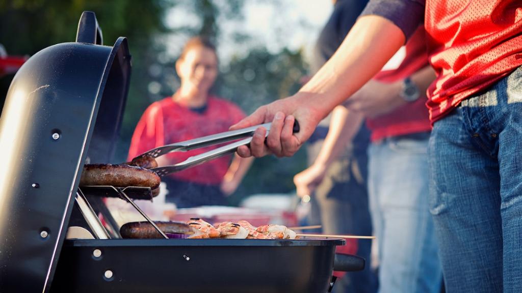 As you gather with friends and family to support your local teams, keep these safety tips in mind. #HereToHelp #NationalTailgatingDay st8.fm/grillsafe19