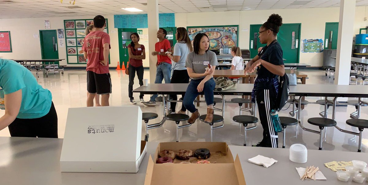 BullClassrooms's tweet image. Our volunteers enjoying some donuts &amp;amp; coffee from our sponsor @MonutsDonuts before tackling some tasks at @powe_ek