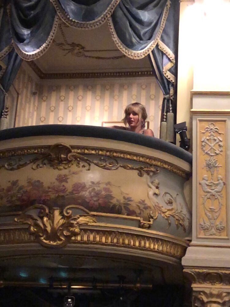 TSwiftNZ's tweet photo. 📷 | Taylor watching ‘Fleabag’ at the Wyndham Theater in West End London tonight (via gileshutchings on Insta) https://t.co/xOHJfET6h7