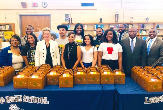 MdPublicSchools's tweet photo. Welcome back, Maryland! Dr. Salmon paid @pgcps a visit on the official first day of school! Dr. Salmon spent time at Montpelier Elementary School and Largo High School along with Dr. Monica Goldson, Chief Executive Officer. Thanks for your hospitality! #BackToSchoolMD https://t.co/zyYNP3IHRo