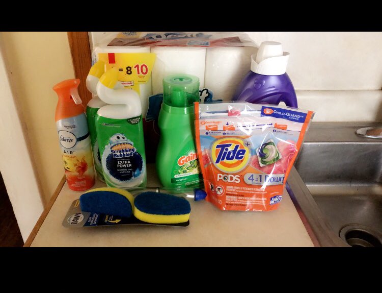 TeeRawwDaRuler_'s tweet image. ISU❗️I would like to start doing bundle deals (pictured below) for as low as $10. These bundles will include a combination of the following: paper towels, tissue, dish soap, air freshener, toothpaste, etc. If you’d be interested DM me! Please RT❗️#ISU23 #ISU22 #ISU21 #ISU20