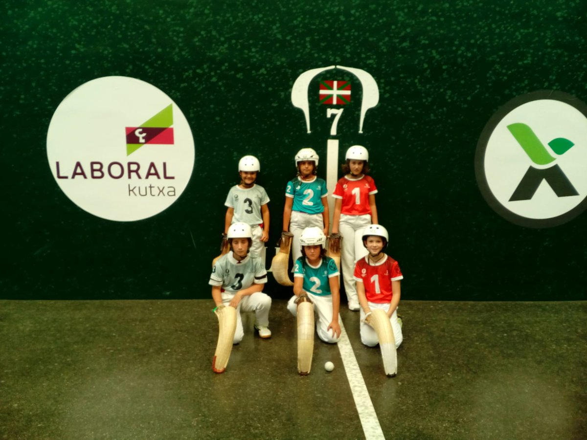 Markina-Xemeinen hasi dira Xisterako nesken topaketak