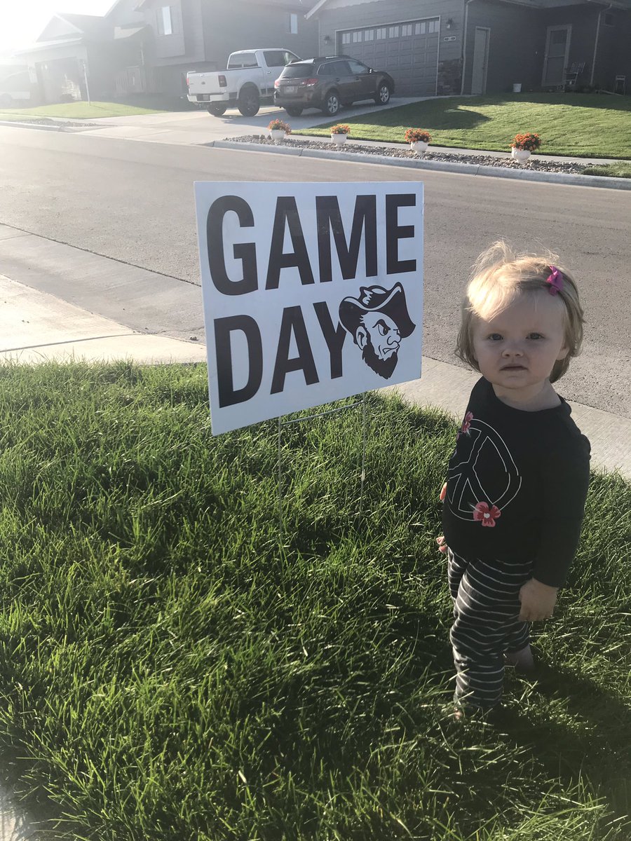 It’s Gameday Rocker Nation! Emie is letting her new neighbors know it’s time to get up for Gameday!! #Hardrocklife #Rockers #SDSMT