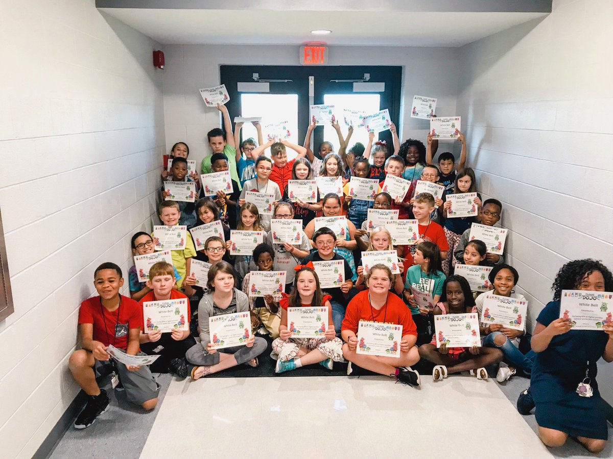 sbmattdawgs's tweet photo. White Belt Dojo Winners for August!  80% or Higher on Dojo, NO office referrals, and NO bus referrals.  Way to Go!  #WeAreSikeston https://t.co/8yrjcDgfEi