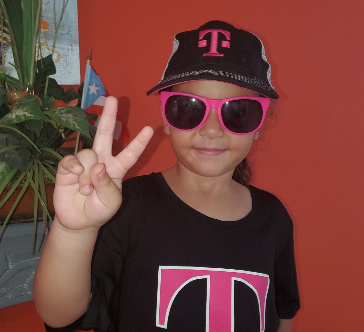 enliz1017's tweet image. Cuando tu hija te dice: "Mamá cuándo yo sea grande quiero ser como tu y quiero trabajar en T-Mobile" 😍😍😍💖💖💖
#MagentaDNA #ProudMom #AmaiaZoe #BestPlaceToWork