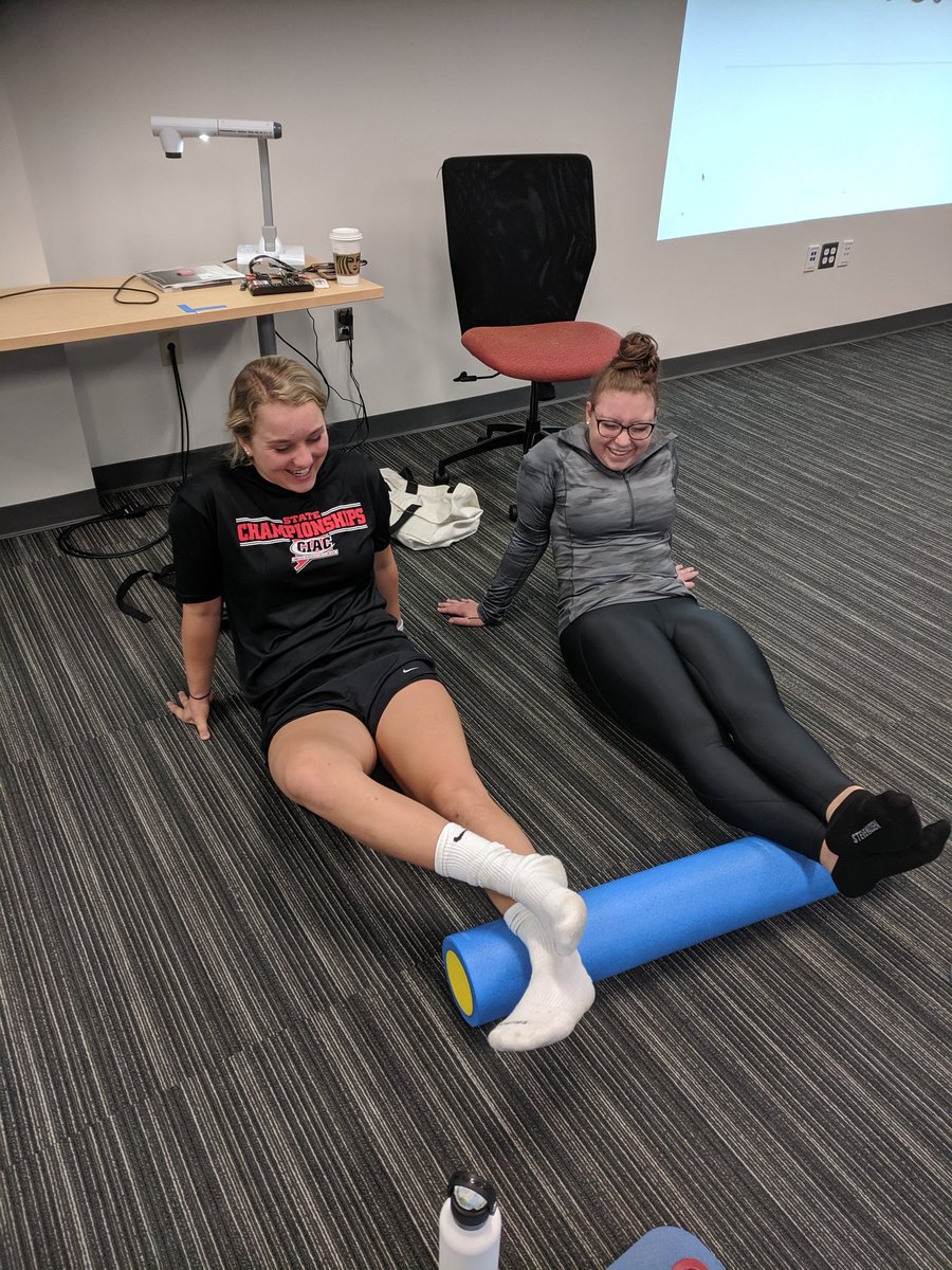 GalloSci110's tweet photo. #BHSswimdive using foam rollers- an excellent tool to relax tight muscles https://t.co/iOuzSi5VSr