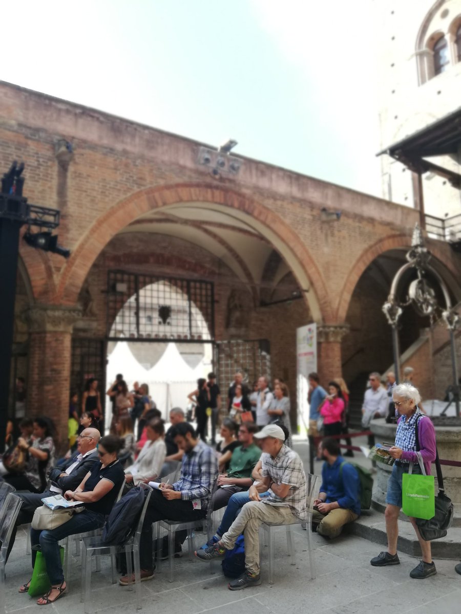Festa_del_Bio's tweet photo. L'acquisto giornaliero riduce gli sprechi alimentari, ma anche gli acquisti dei prodotti freschi e di stagione possono essere un modo per evitare lo spreco di cibo. #SanaCity 
#festadelbio2019 https://t.co/4VNl6nLMeV