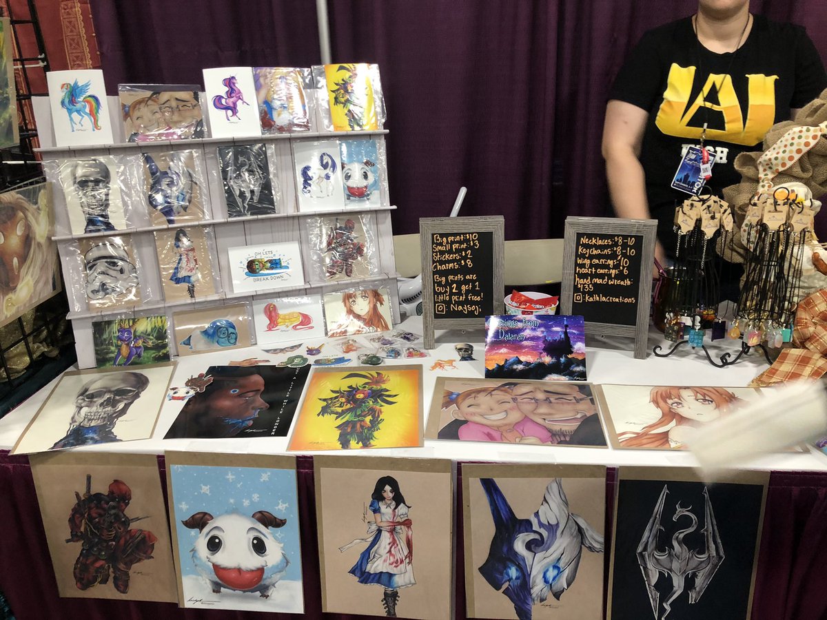 naysoji's tweet photo. Hey guys! Last day at FanX! Come say hi at my sister and I’s booth! (Sister to the right of the pic selling her lovely jewelry!)
we are located at booth c23 in creators lane! 
.
.
.
#fanxsaltlake #fanx #saltlakecomiccon #artistalley #art #artwork #doodle #doodling #draw #drawing https://t.co/4Br3xXh2l0