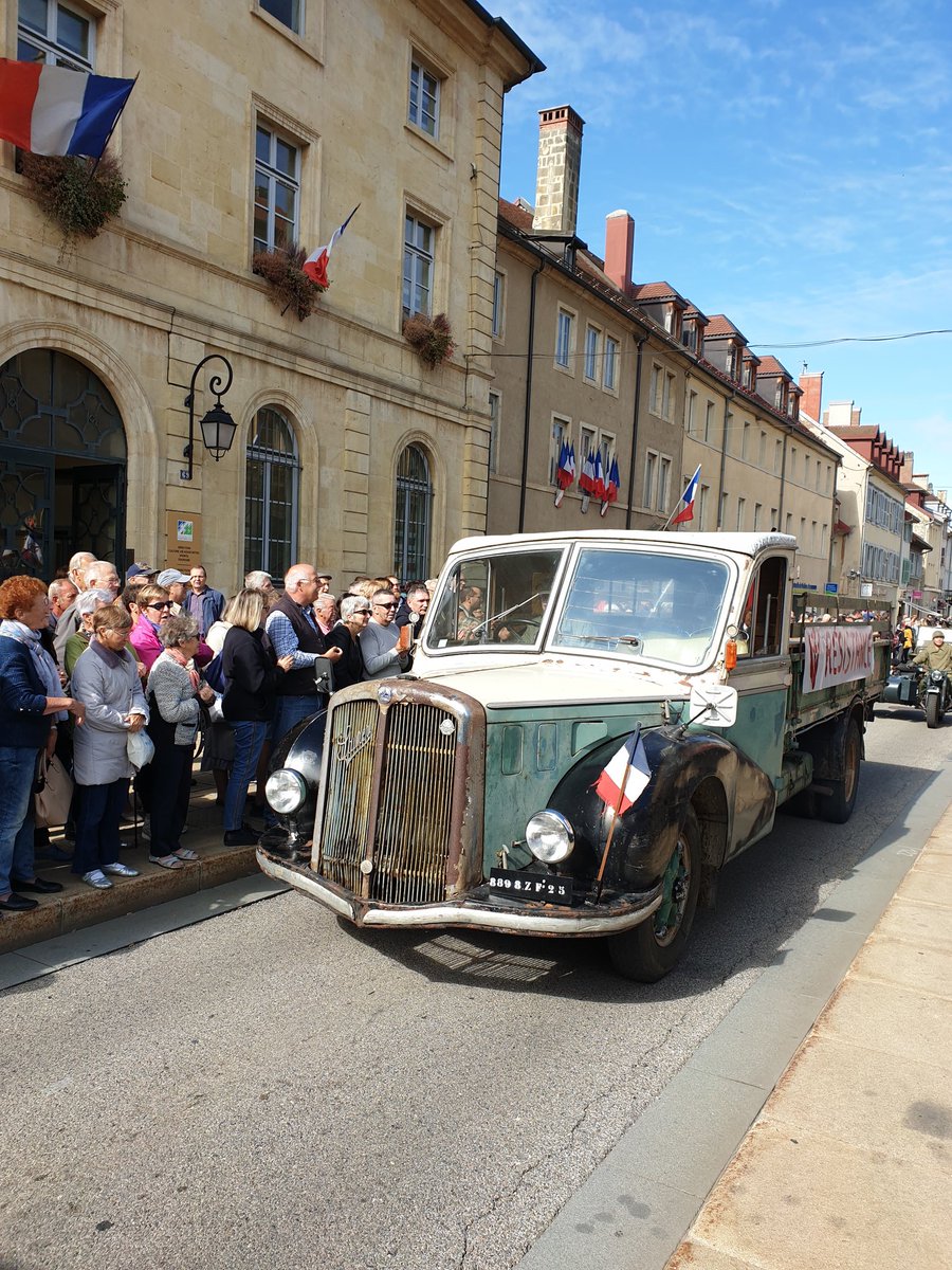 Superbe defile pour le 75eme anniversaire de la libération de Pontarlier,  souvenir, recueillement, espoir...