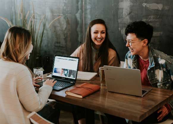 EvolutionHRSer1's tweet photo. One of the best ways to build a team is to base hiring on how people fit in with your culture. 

https://t.co/PZpriJuVi2 https://t.co/awb58LggJA