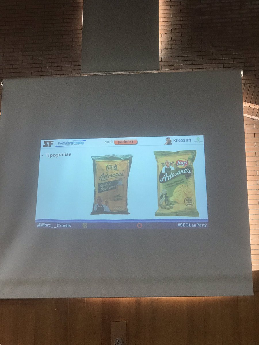 El #BlackHat del diseño 👇🏼 <a href="/Marc__Cruells/">Marc</a> hablando sobre #darkpatterns hoy en la #SeoLanParty 🔝 #kiwosanseolanparty