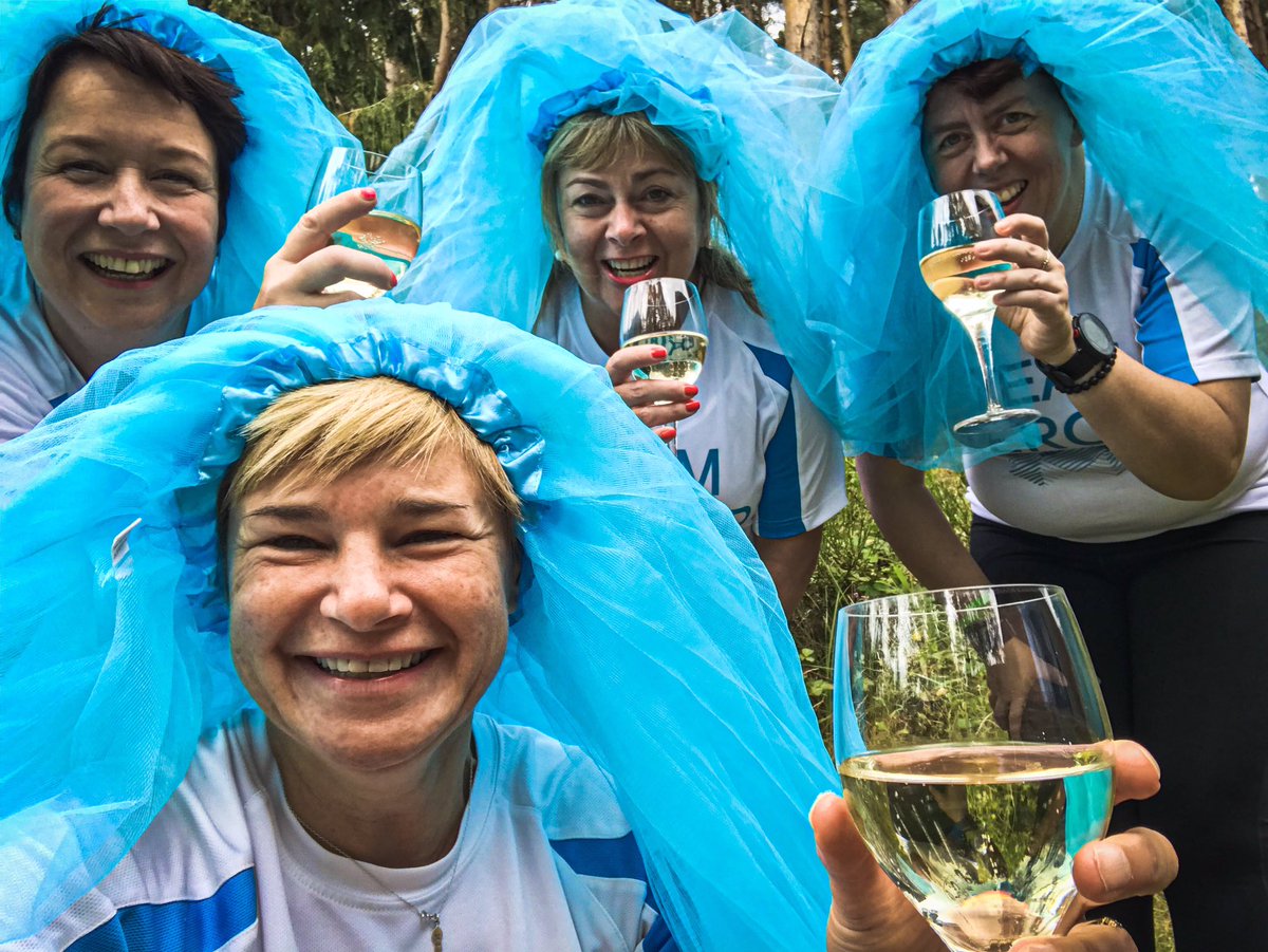 ChristinaDove7's tweet photo. Celebrating after finishing the #MercerTWC #MTWC. Thanks to all the organisers, what a fantastic course, from the #MercerActive Misfits celebrating the London Underground station of TuTu-ooting
#mercercares #mmcimpact #teammercer #oneMMC https://t.co/v4FePrxRNi
