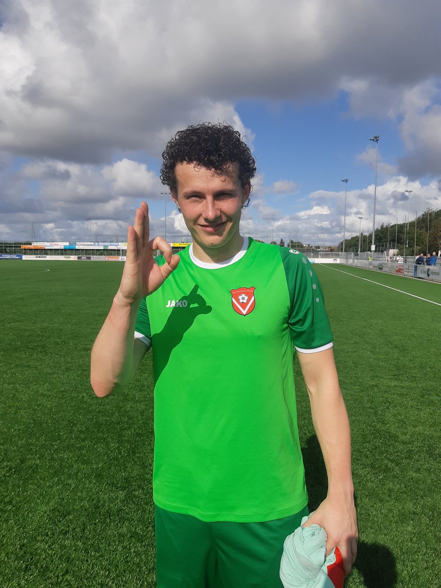 HarkemaseBoys's tweet photo. En @EJansema hoeveel goals zijn er bij jou gescoord dit seizoen in de competitie? #terhar 😋 https://t.co/rnhXLr9zSz