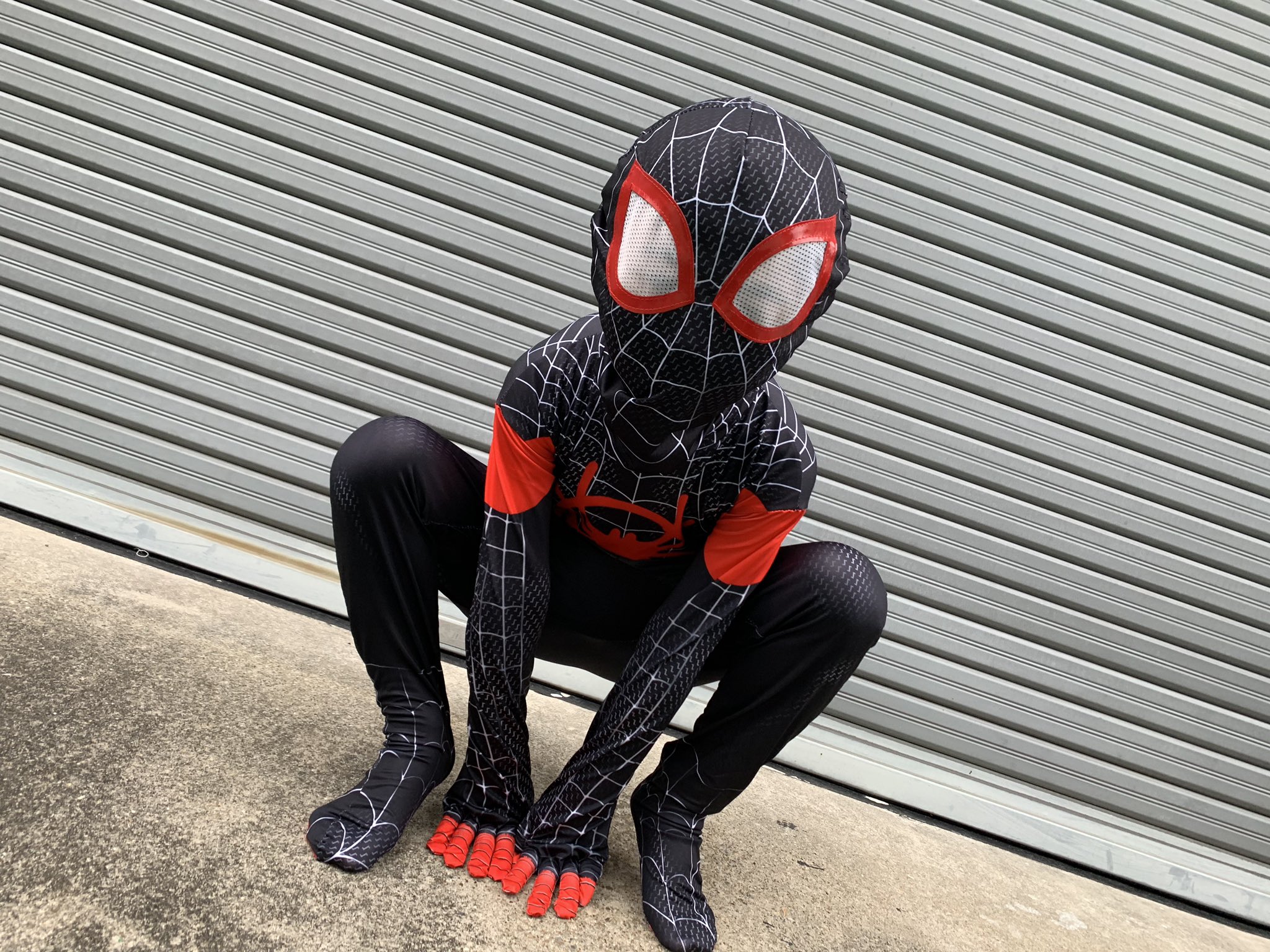 Venom Yuki 初めてのポーズ 笑 チビスパイダーをよろしくお願いします マスクの完成が楽しみ スパイダーマン マイルス Spiderman Kids Spiderverse T Co Ymo0q3dx Twitter