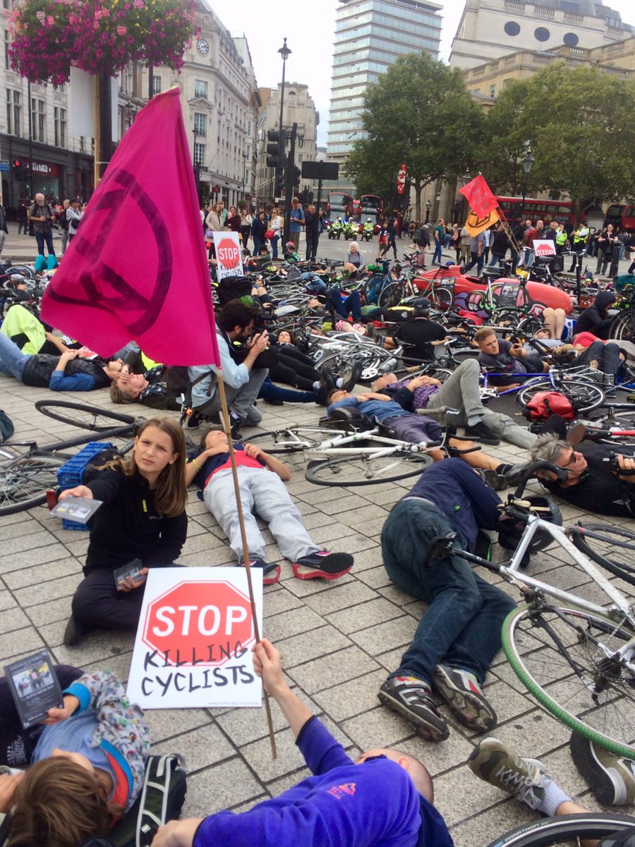 Extinction Rebellion and #StopKillingCyclists stage symbolic funeral and mass die in London to represent those who have died due to transport and climate breakdown causes and call for the government to #actnow rebellion.earth/2019/09/03/ext…