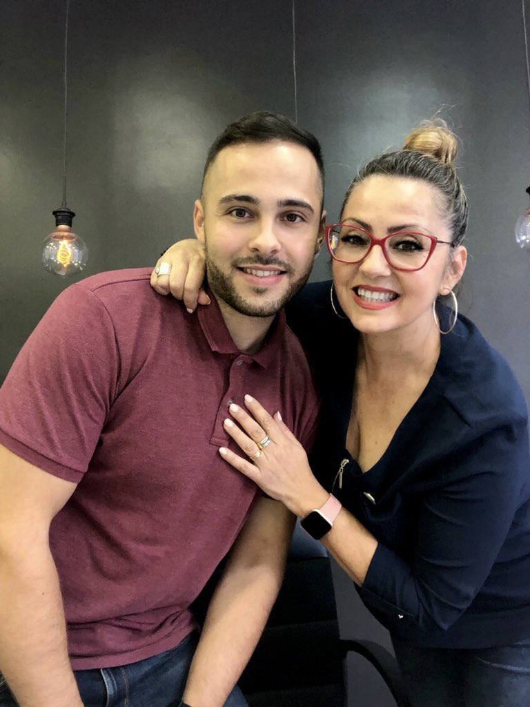 OpenllarCarmen's tweet image. Semana de 10!! Ahora toca disfrutar del fin de semana tan merecido @IvanOpenllar y en #viladecans además, estamos de fiesta mayor!! #openllar #conluzpropia #asesoresinmobiliarios #viladecans #especialistasenprocesosbonitos