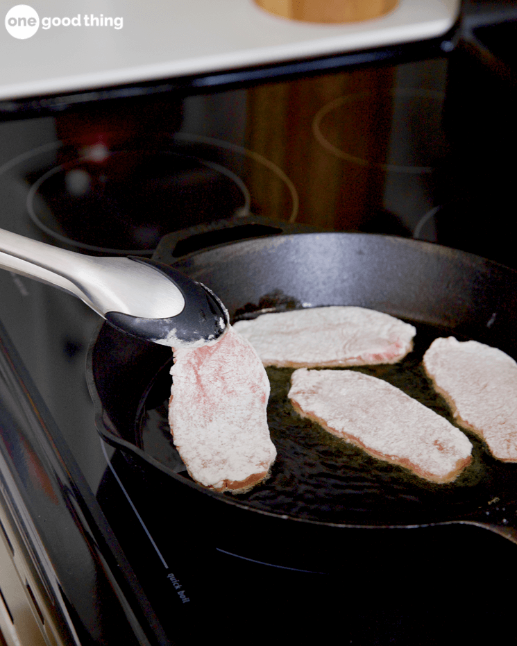 ChrisSchellRE's tweet photo. These pork chops only need to cook for three minutes on each side to be golden brown. #food #recipe  https://t.co/yRYsiM79xG https://t.co/NZyUlLgPcm