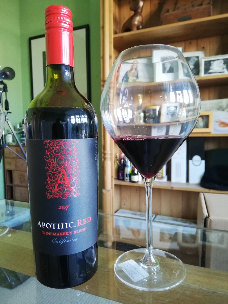 ChrisWalkey's tweet image. Thank you @mischiefpr for the sample from @ApothicWine #ApothicRed now review on @vivino - some great dark berry fruit and chocolate flavours.