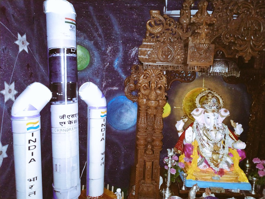 On the occasion of #Chandrayaan2theMoon we have made our #Ganpatidecoration at home with that theme.

@narendramodi @Dev_Fadnavis 
@isro #VikramLander #ProudOfISRO #Chandrayaan2