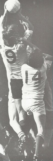 DownGAAMemories's tweet photo. Down legend Liam Austin wins this aerial battle for possession during the 1979 U-21 All-Ireland Final v Cork at Croke Park. @RostrevorGAA ๐ดโซ๏ธ https://t.co/OCAj595CRq