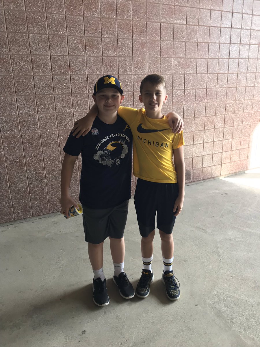 plumdoodles's tweet photo. Let’s go Blue! #BigHouseLive https://t.co/sML2soPG3I