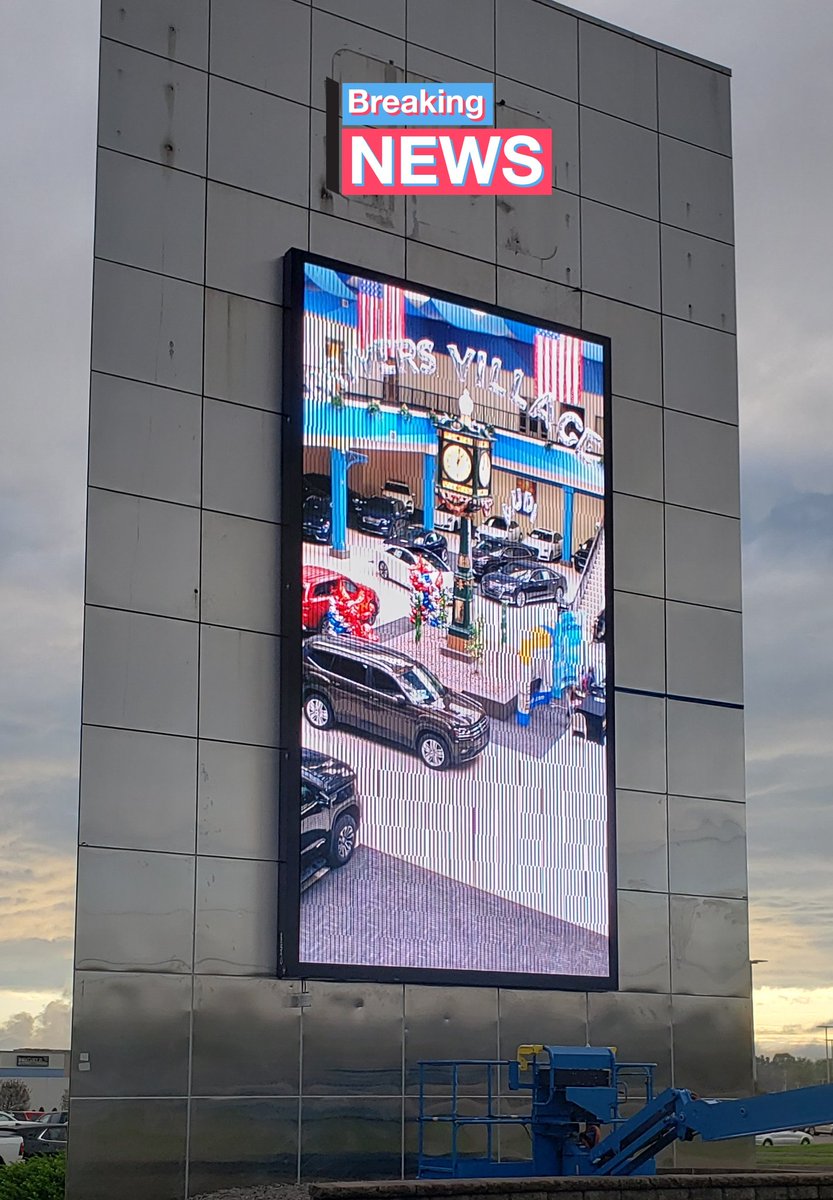 fmakhlou's tweet photo. Our new LED sign is powering up for the first time @DriversVillage. #exciting https://t.co/CrczkkSVgP