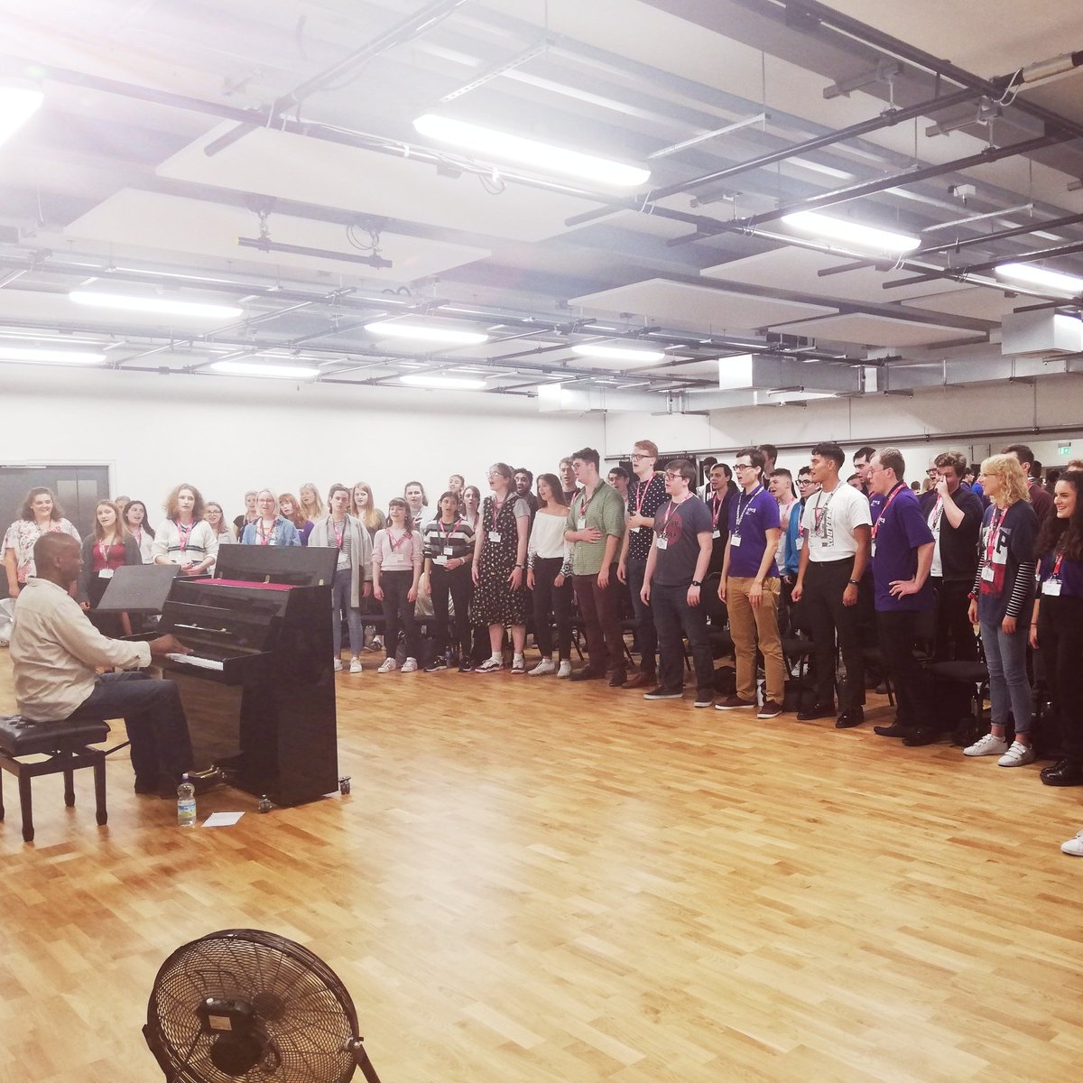 natyouthchoir's tweet photo. It's the start of our Discovery weekend at @mountviewLDN with our Annual Programme members 2019/20! Today has been jam packed with workshops from @Nickikennedysop and Ken Burton ! Thanks for joining us!! #nycgb #singing #thisischoir #annualprogramme #choralsinging #choir https://t.co/rTJhlI2bsi