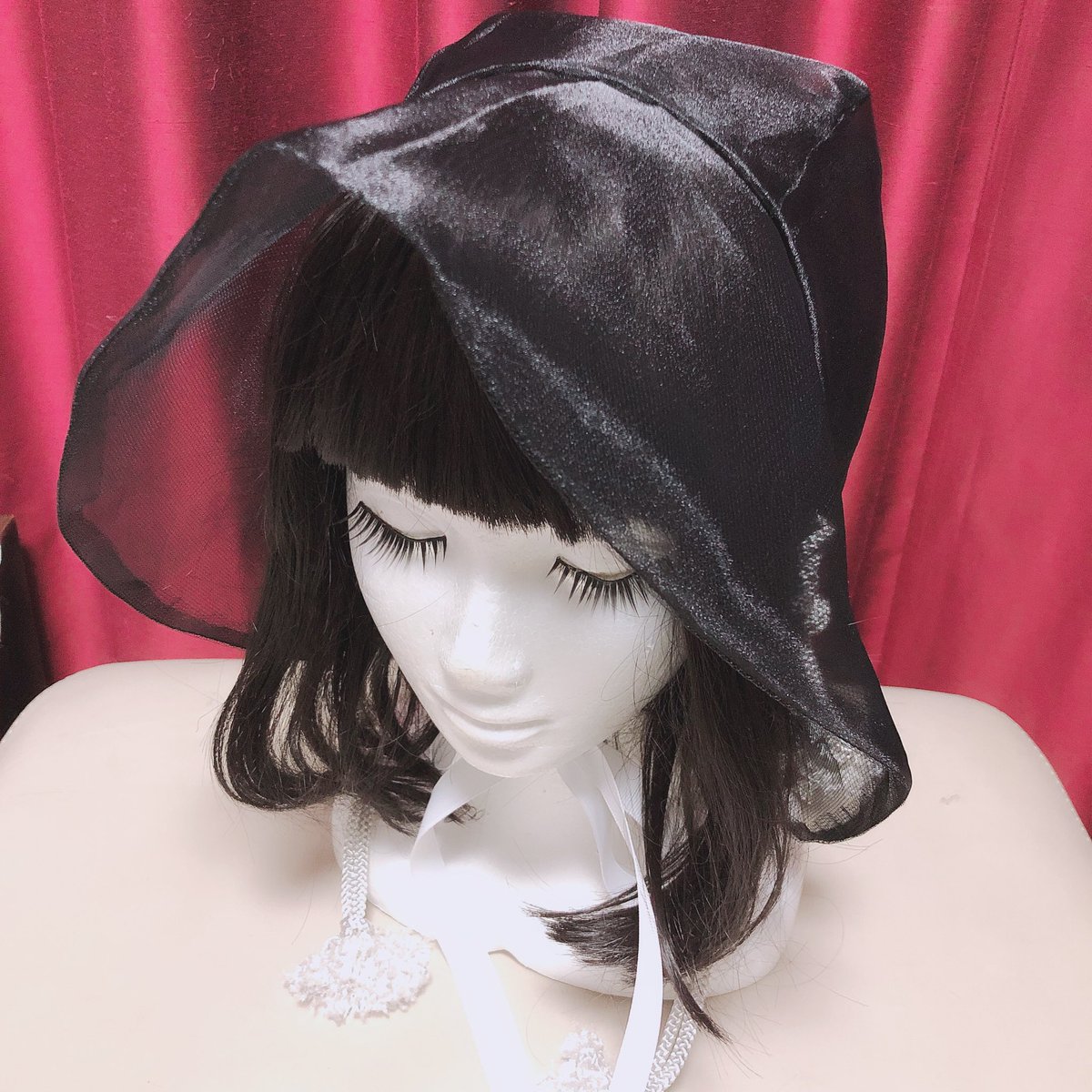 Fu_23ch's tweet photo. ⛩TUNOKAKUSI⛩
黒×シルバー
和風ボンネット。
軽い着用感。色んな使い方が出来ます。
透け感があるのでアクセサリーを忍ばせるのも素敵です。
マネキンは小顔の為、サイズ感は以前したtweetを参考にしてください。
#Fugamon
#アーティズムマーケット https://t.co/kQRO5H1ZTU