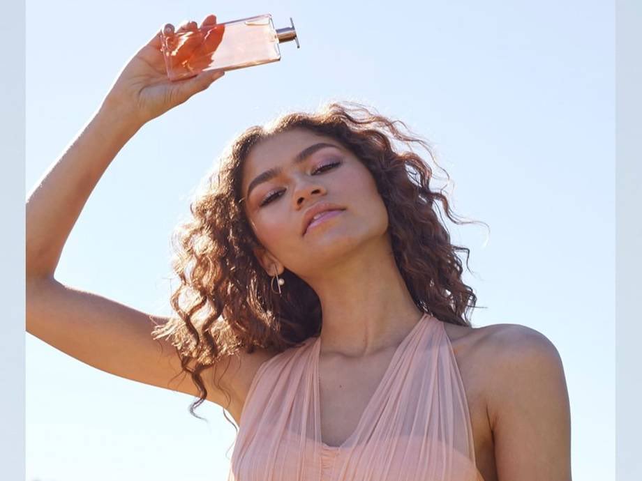 wakefieldsd_tps's tweet photo. 🌸✨NEW LANCÔME IDOLE✨🌸

Powerful &amp; beautiful rose
Pure &amp; sensual Jasmine
Delicate &amp; longlasting hyper accord

Face of Idôle: Zendaya 

Pop into store today and have a try!!

@mazza50 @TPSPeople @trinitywalk https://t.co/emx748JOs2