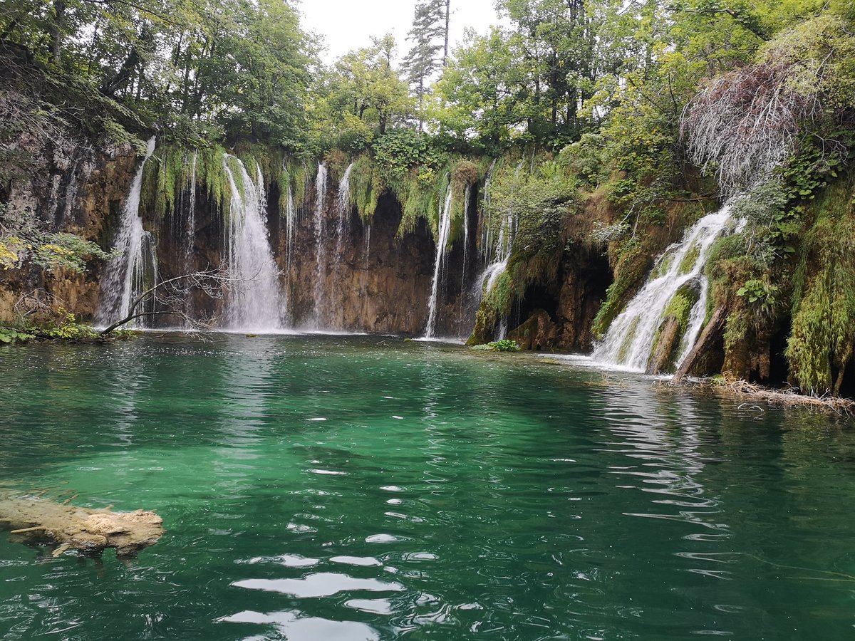Arkaitzz17's tweet photo. La costa croata impresionante, #Hvar #plitvicka #siempreconmiglorioso https://t.co/r3eKi55CZe