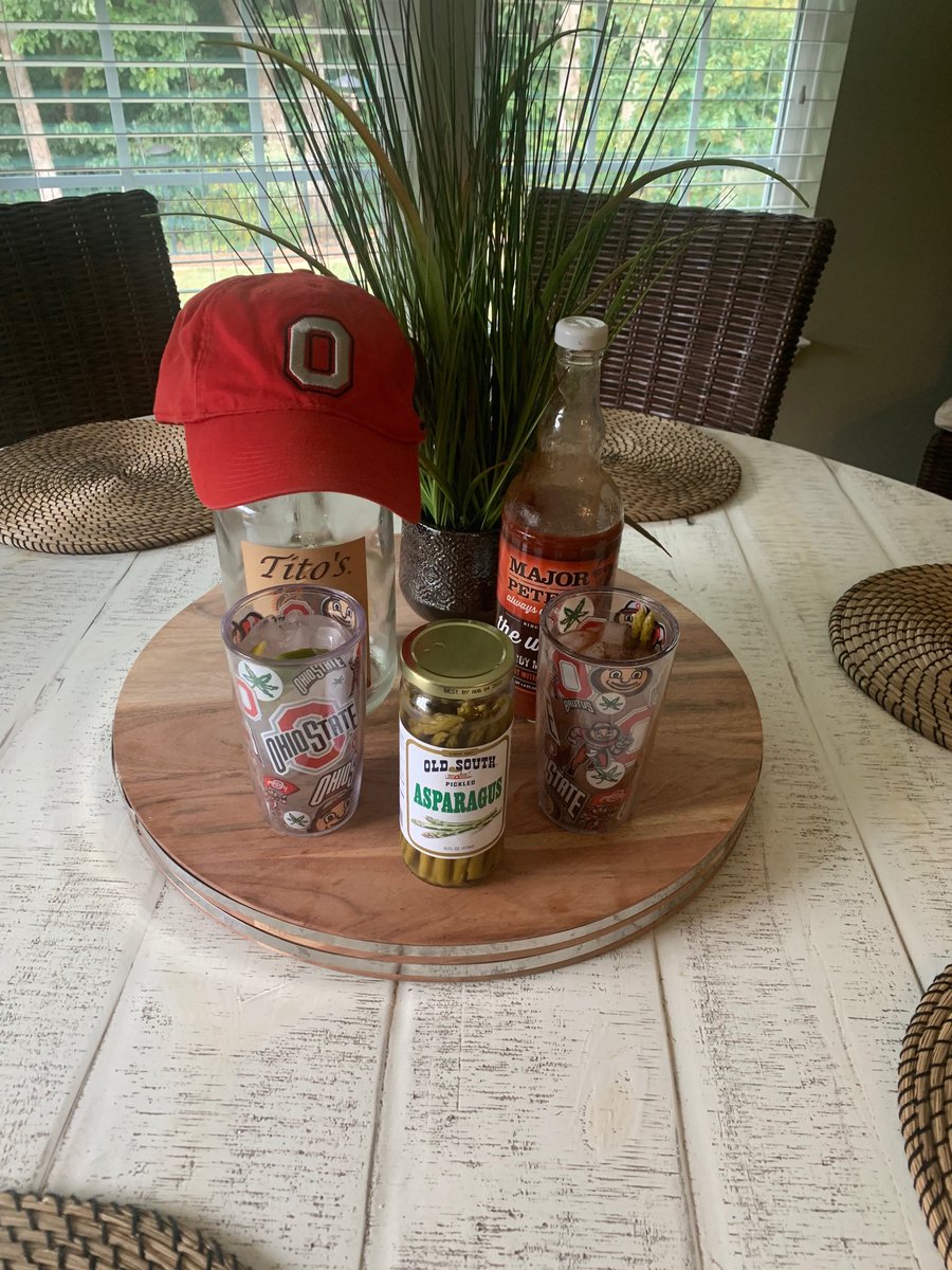 BruDavies's tweet photo. @KSpecial9 @BigPappyLeo @DaviesAlisonpa3 #VBKO #TRADITIONLIKENOOTHER #DeclawtheBearcats #OH #IO #Brutasisonebadbadman #LetsgoBucks https://t.co/aRRDsiXg0s