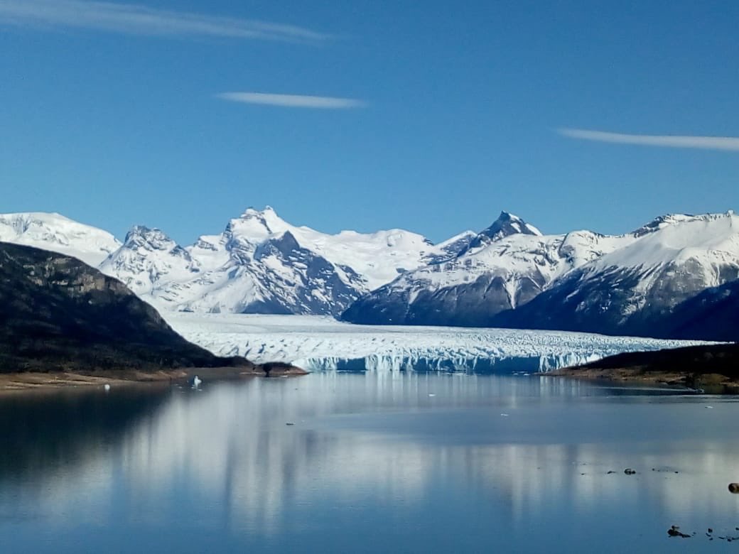 #Sábado el sol ☀️ nos acompaña en un día soñado! Y Los Glaciares brillan junto a un cielo celeste #VeniASerProtagonista 
📸 PH Hugo Biondi