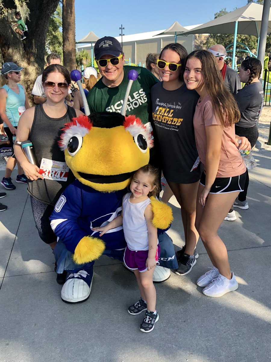 ThunderBugTBL's tweet photo. Just me and my herd hanging out at the @ChickfilA #FallStampede supporting the @TheDailyCCC!!! >:) #GoBolts #Moo #MascotRace https://t.co/BtAgfPS8lg